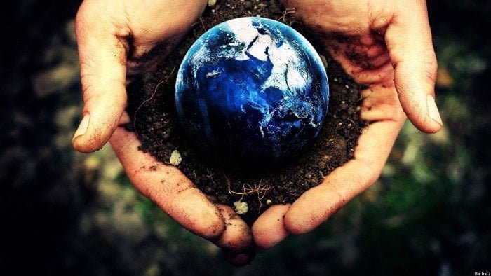 Earth-In-Your-Hand